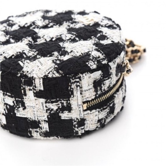 CHANEL | Clutch | Tweed Round Clutch with Gold & Black Leather Chain - Picture 6 of 10